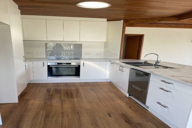 Photo of property in 72 Fitzwater Place, Henderson, Auckland, 0612