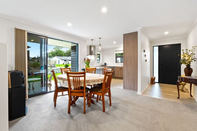 Photo of property in 18 Sycamore Drive, Sunnynook, Auckland, 0620