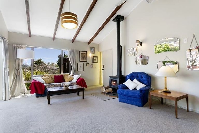 Photo of property in 15 Hilden Place, Hilltop, Taupo, 3330