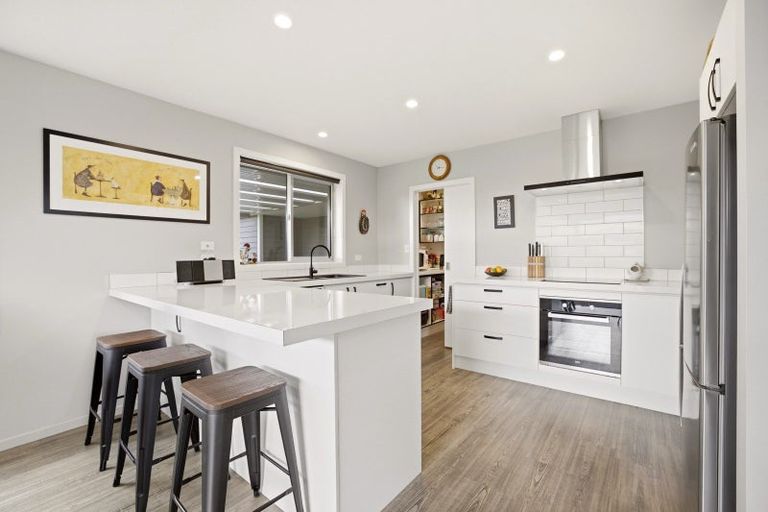 Photo of property in 12 Claremont Crescent, Amberley, 7410