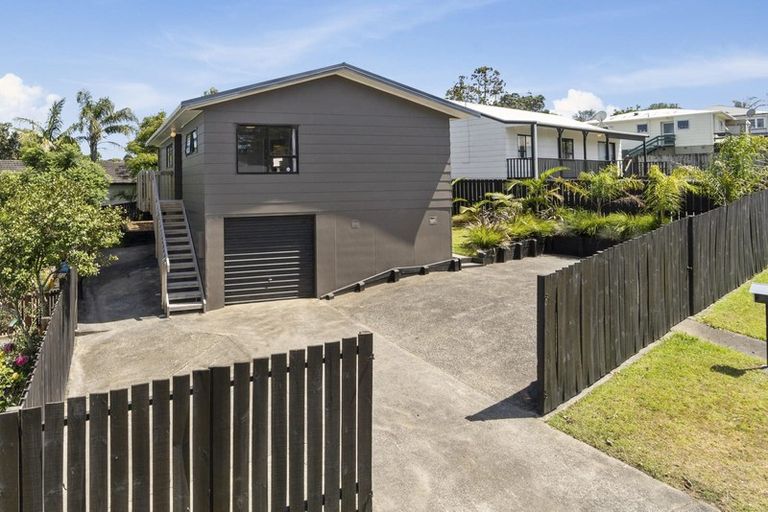 Photo of property in 6 Mona Vale, West Harbour, Auckland, 0618