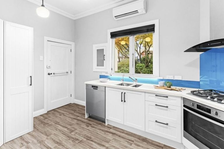 Photo of property in 241 Bay View Road, Saint Clair, Dunedin, 9012