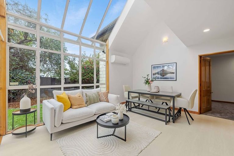 Photo of property in 2/7a Toorak Avenue, Avonhead, Christchurch, 8042