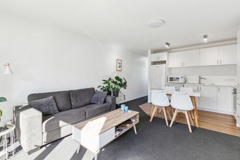 Photo of property in Pirie Street Townhouses, 4/35 Pirie Street, Mount Victoria, Wellington, 6011