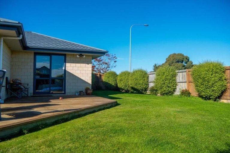 Photo of property in 8 Merrilees Place, Linwood, Christchurch, 8062