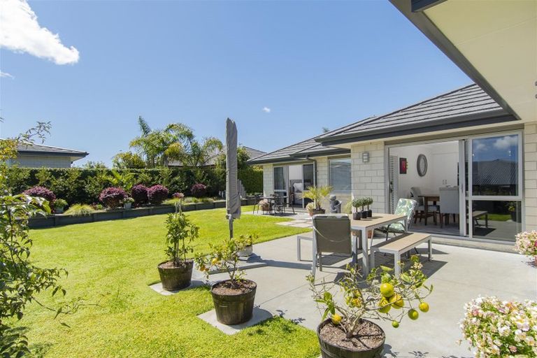Photo of property in 10 Montia Close, Papamoa Beach, Papamoa, 3118