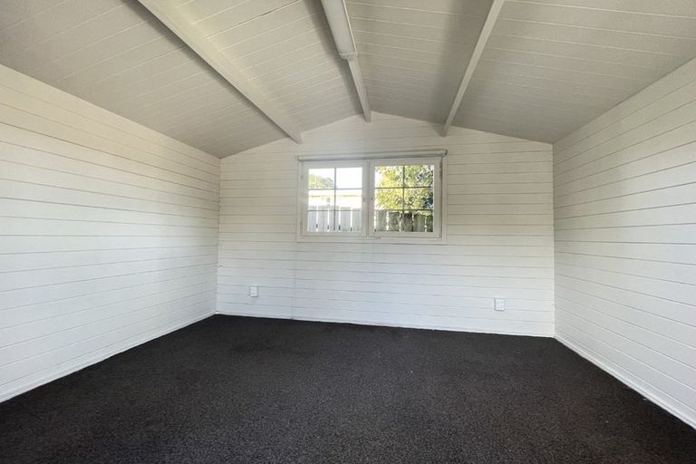 Photo of property in 1/7 Flaxdale Street, Birkdale, Auckland, 0626