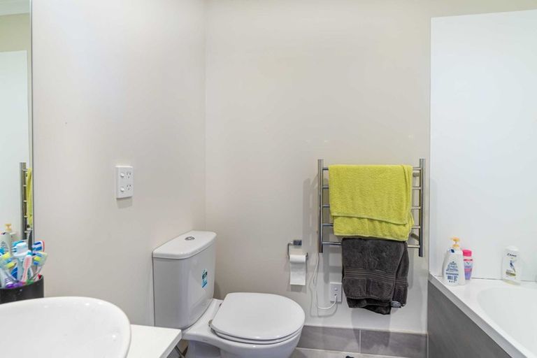 Photo of property in 28 Joseph Street, Flat Bush, Auckland, 2019