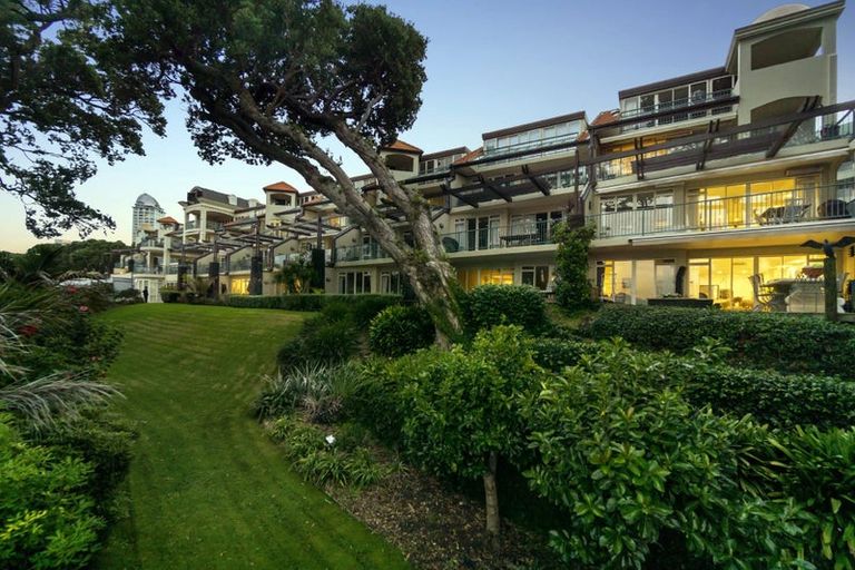 Photo of property in The Sands Apartments, 18/47 The Strand, Takapuna, Auckland, 0622