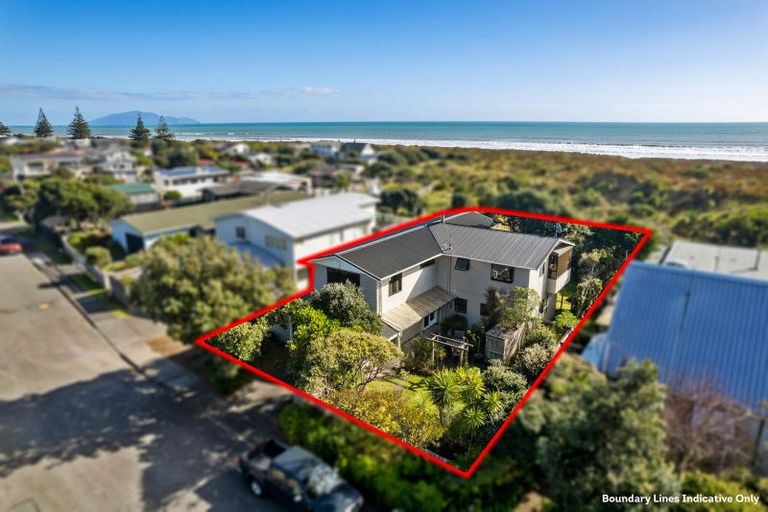 Photo of property in 5 Moana Street, Otaki Beach, Otaki, 5512