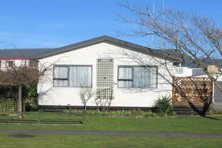 Photo of property in 33 Caulfield Place, Nawton, Hamilton, 3200