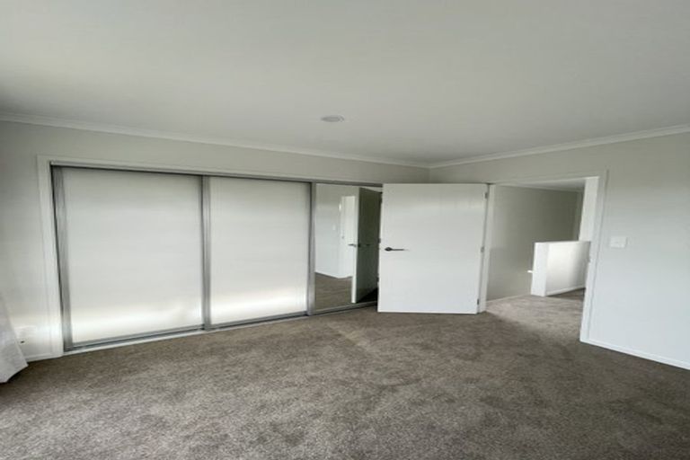 Photo of property in 28a Yeovil Road, Te Atatu Peninsula, Auckland, 0610