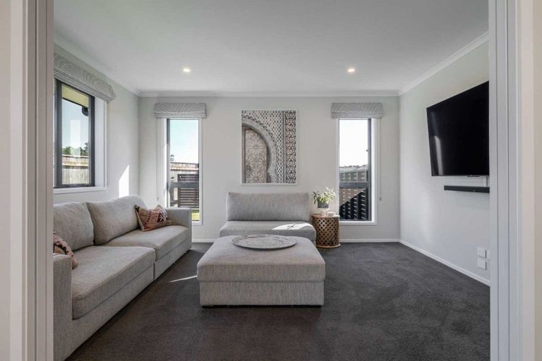 Photo of property in 33 Monarch Drive, Ashhurst, 4810