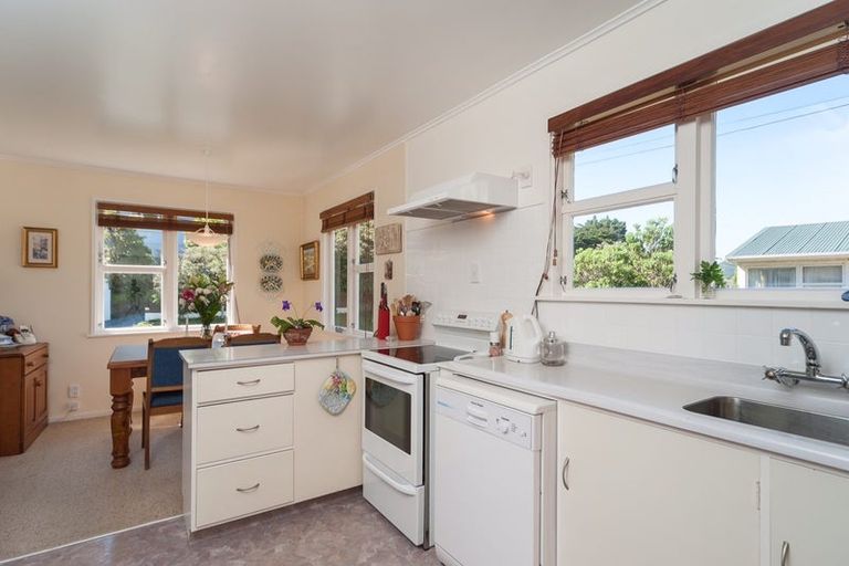 Photo of property in 141 Parkvale Road, Karori, Wellington, 6012
