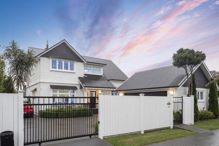Photo of property in 111 Saint Andrews Square, Strowan, Christchurch, 8052