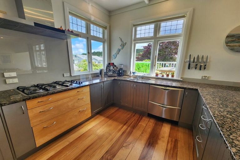 Photo of property in 12 Cook Street, Karori, Wellington, 6012