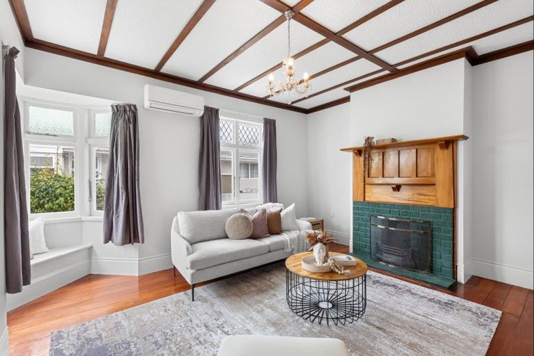 Photo of property in 36 Kingswood Street, Takaro, Palmerston North, 4412