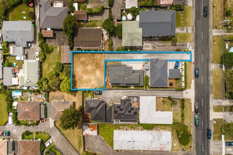 Photo of property in 742b Te Atatu Road, Te Atatu Peninsula, Auckland, 0610