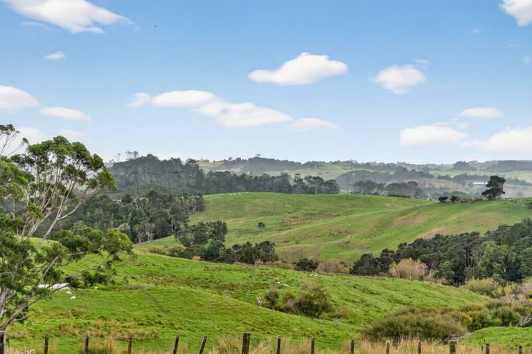 Photo of property in 667 Pahi Road, Pahi, Paparoa, 0571
