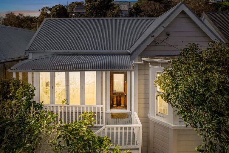 Photo of property in 23 Princess Terrace, Newtown, Wellington, 6021