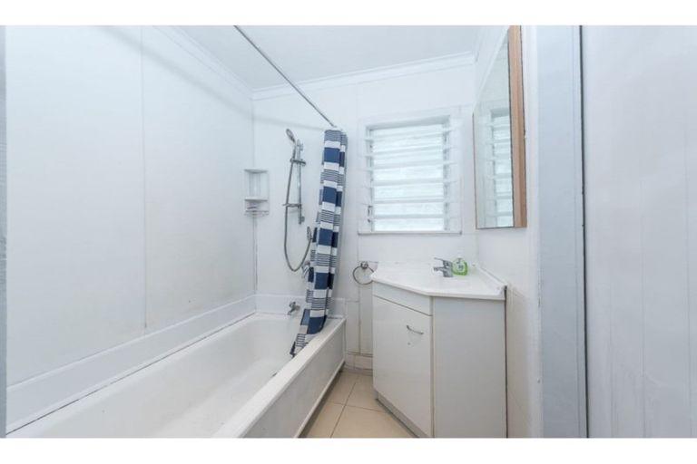 Photo of property in 1/18 Sheehan Avenue, Papakura, 2110