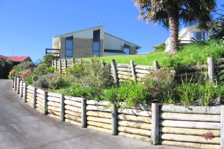 Photo of property in 11 Falls View Road, Haruru, 0204