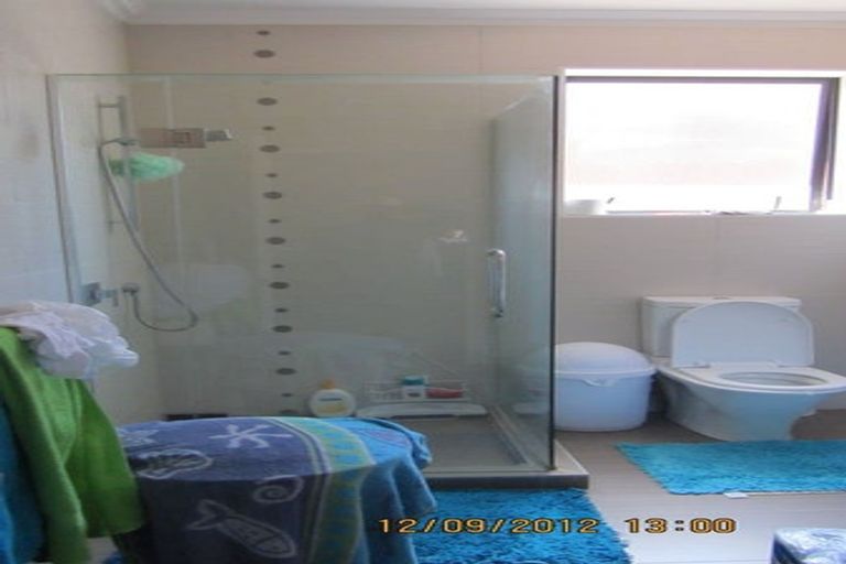 Photo of property in 17 Melmore Place, Pinehill, Auckland, 0632