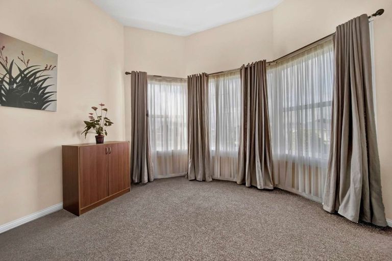 Photo of property in 3 Victoria Street, Hawera, 4610