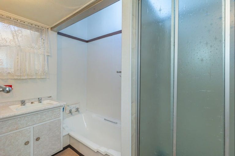 Photo of property in 33 Highbury Drive, Levin, 5510