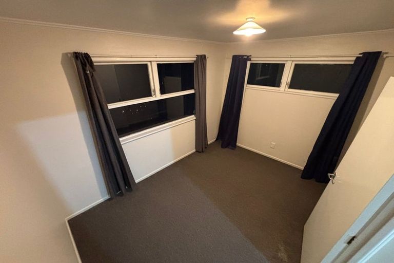 Photo of property in 17 Thornlow Street, Glendene, Auckland, 0602