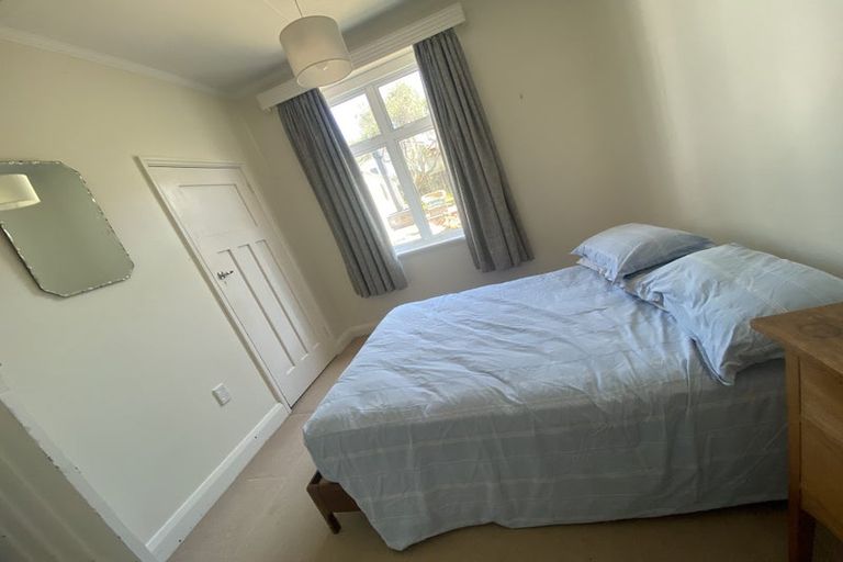 Photo of property in 27 Palm Avenue, Lyall Bay, Wellington, 6022