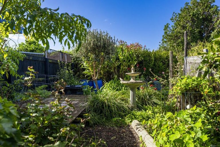 Photo of property in 28 Nuffield Avenue, Marewa, Napier, 4110