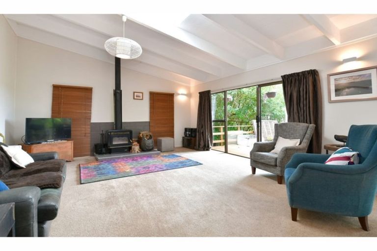 Photo of property in 47 Gledstane Road, Stanmore Bay, Whangaparaoa, 0932
