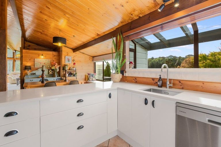 Photo of property in 30 Observatory Close, Whitby, Porirua, 5024