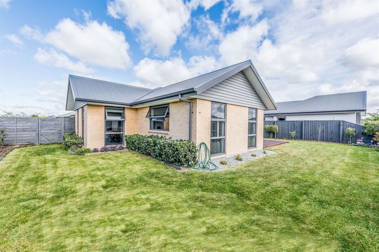 Photo of property in 21 Coachmans Road, Prebbleton, 7604