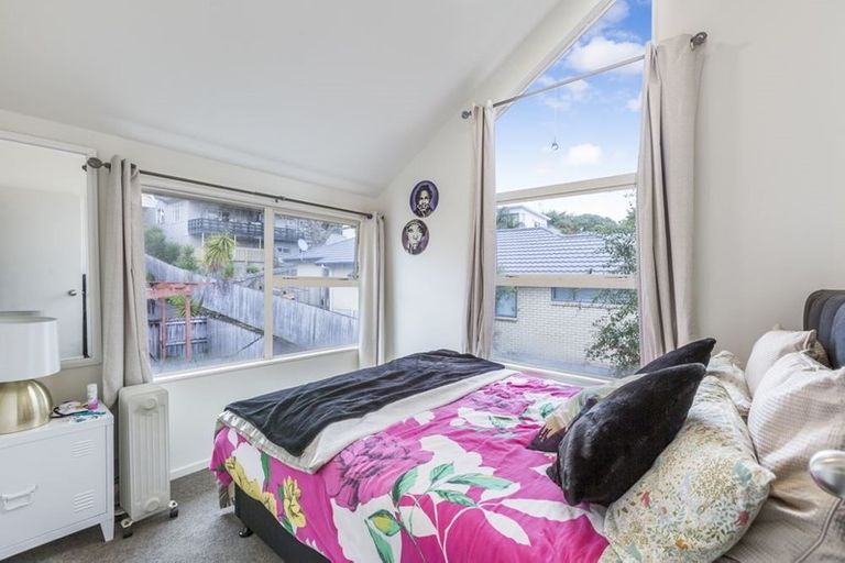 Photo of property in 18b Holiday Road, Stanmore Bay, Whangaparaoa, 0932