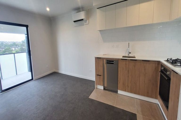 Photo of property in 201/26 Shortfin Place, Flat Bush, Auckland, 2019