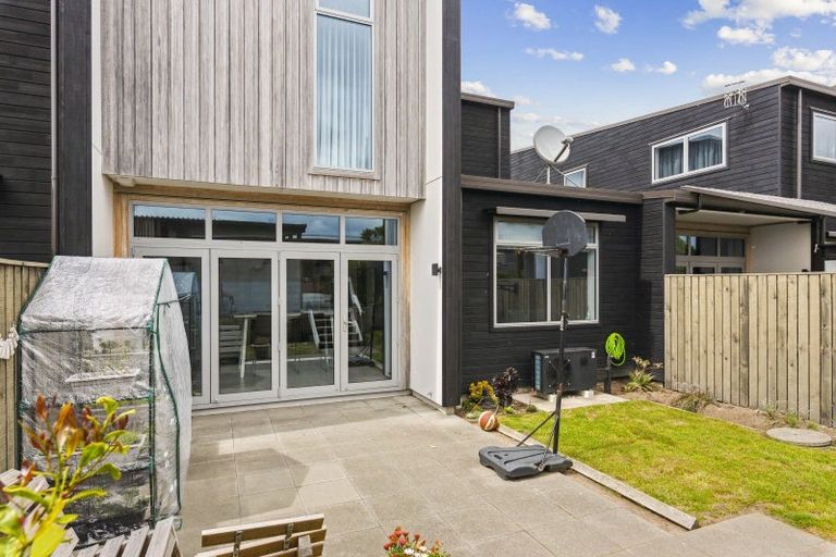 Photo of property in 39 Te Ara Kawakahia, Waikanae, 5036