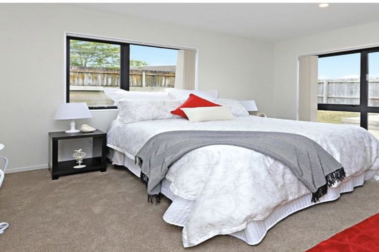 Photo of property in 10 John Broad Place, Flat Bush, Auckland, 2019
