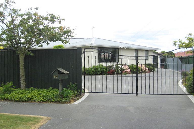 Photo of property in 72 Englefield Road, Northwood, Christchurch, 8051