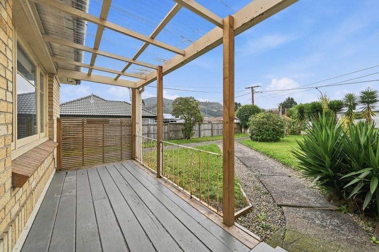 Photo of property in 25 Russell Road, Fairy Springs, Rotorua, 3015