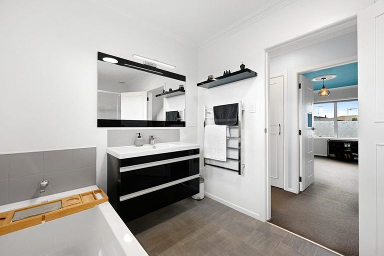 Photo of property in 12 Resthill Crescent, Glenview, Hamilton, 3206