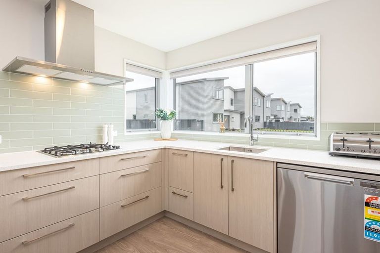 Photo of property in 9 Kakapo Lane, Redwood, 8051