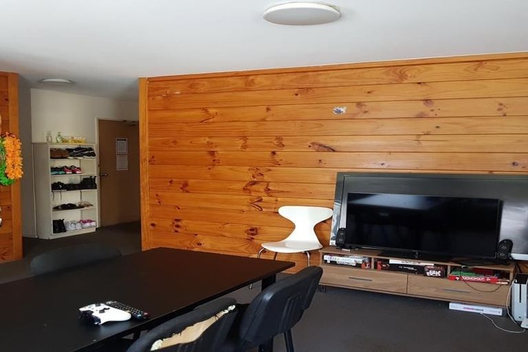 Photo of property in Te Awhina Apartments, 22u3 Sussex Street, Mount Cook, Wellington, 6021