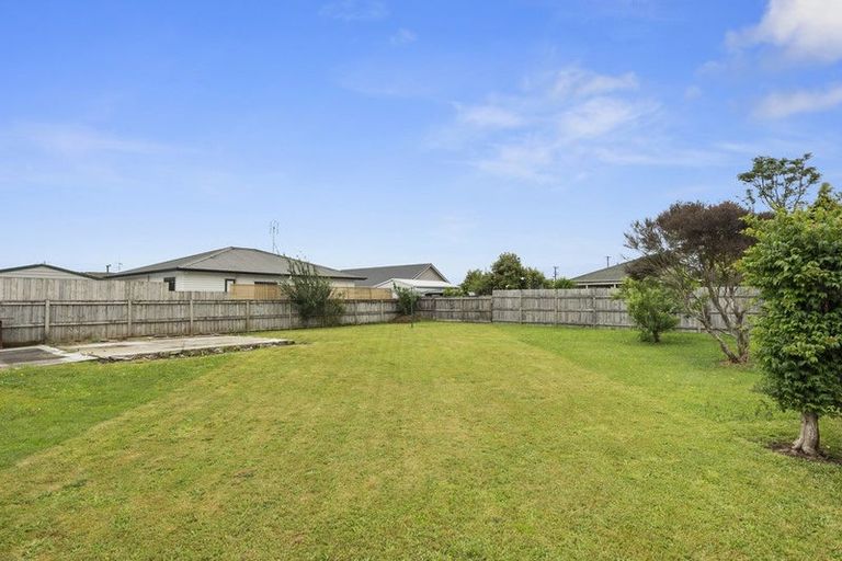 Photo of property in 21a Birdwood Road, Swanson, Auckland, 0612