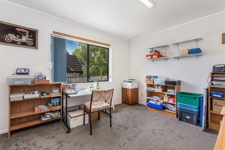 Photo of property in 8 Millstream Drive, Henderson, Auckland, 0610