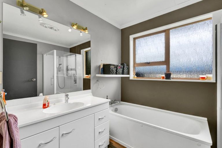 Photo of property in 1 Tainui Terrace, Inglewood, 4330