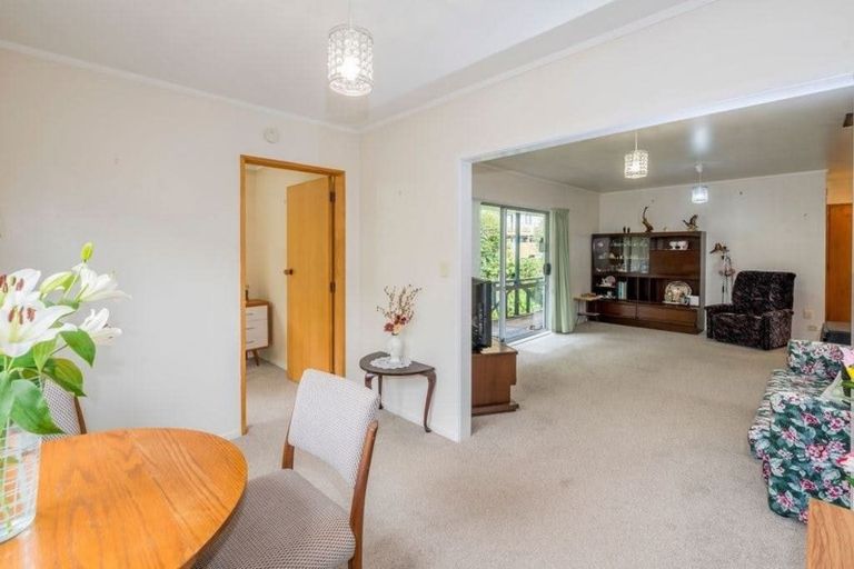 Photo of property in 12 Poneke Drive, Waikanae, 5036