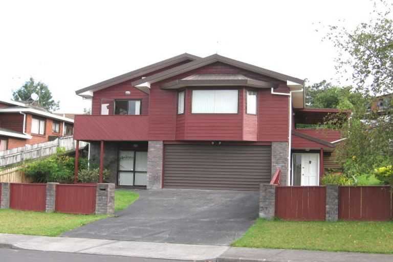 Photo of property in 82 Granville Drive, Massey, Auckland, 0614