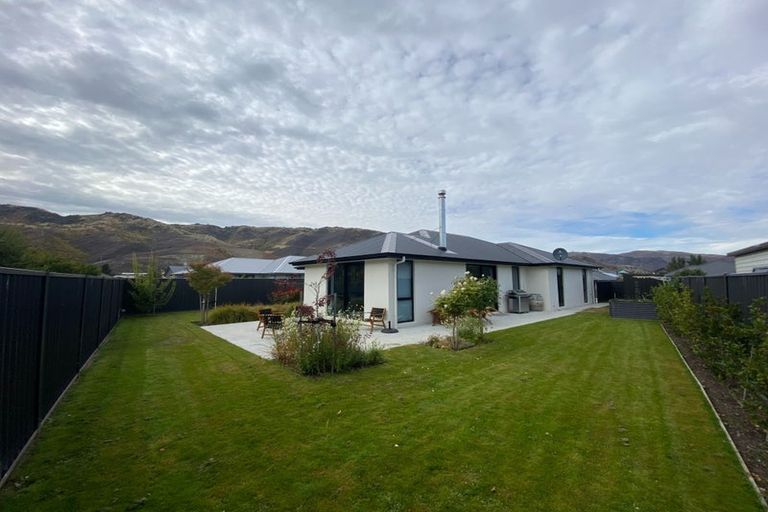 Photo of property in 15 Guano Crescent, Cromwell, 9310